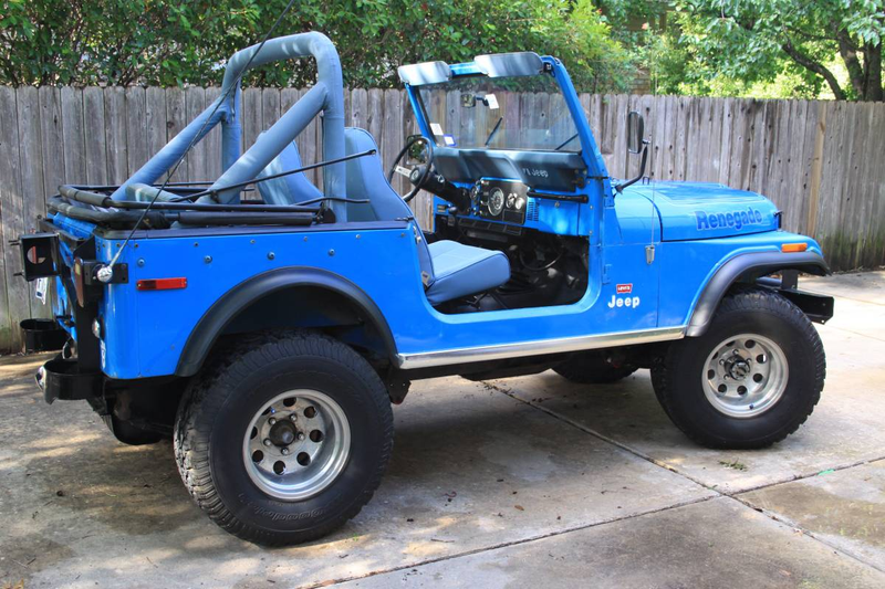 Illustration for article titled At $9,500, Could This 1976 Jeep CJ7 “Levi’s Edition” Be Your Blue Jean Queen?